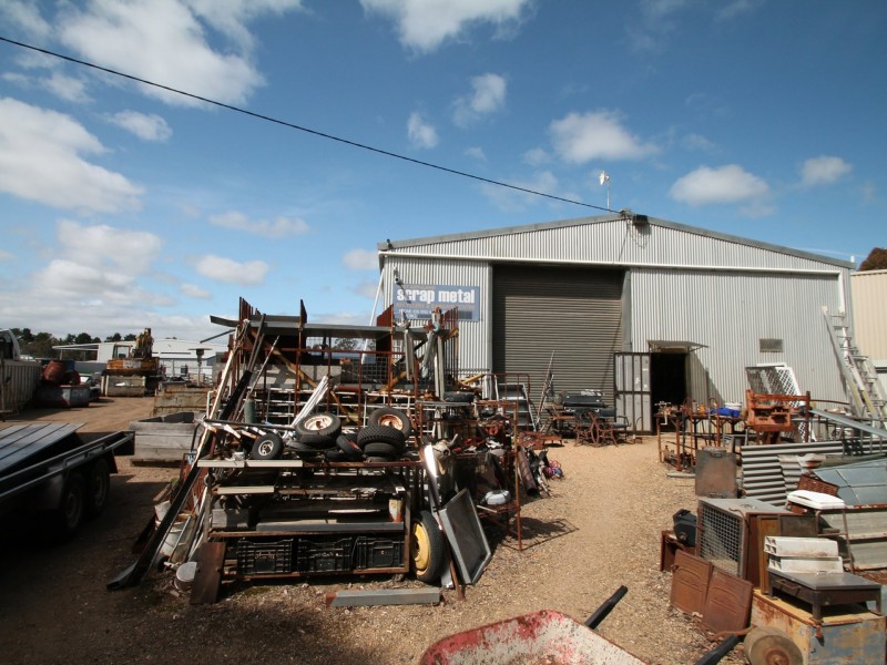 27 Lawless Street, Bairnsdale VIC 3875