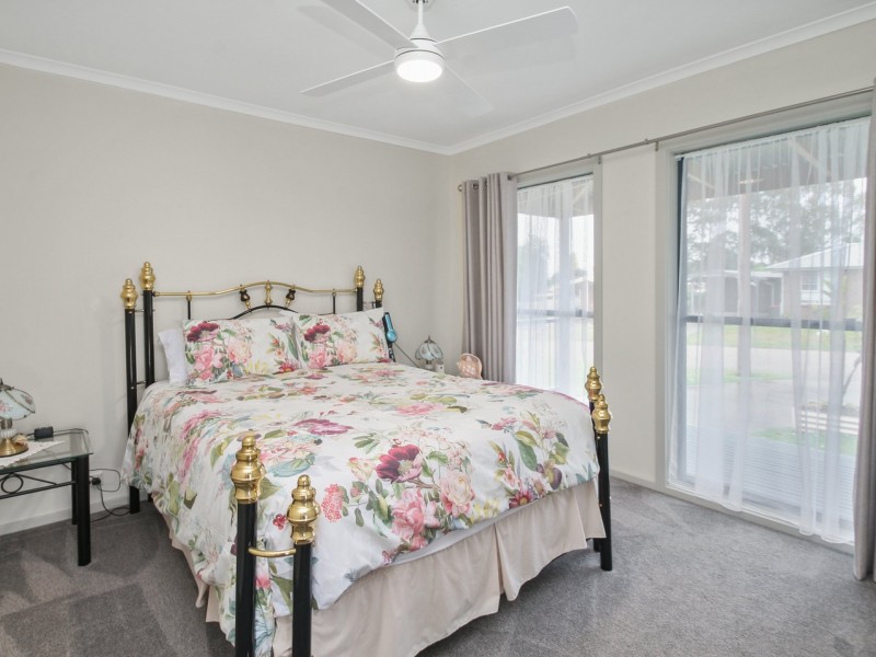 31 Dwyer Street, Wy Yung VIC 3875