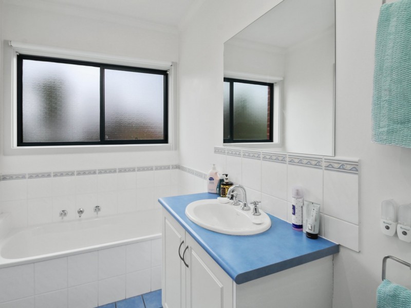 31 Dwyer Street, Wy Yung VIC 3875