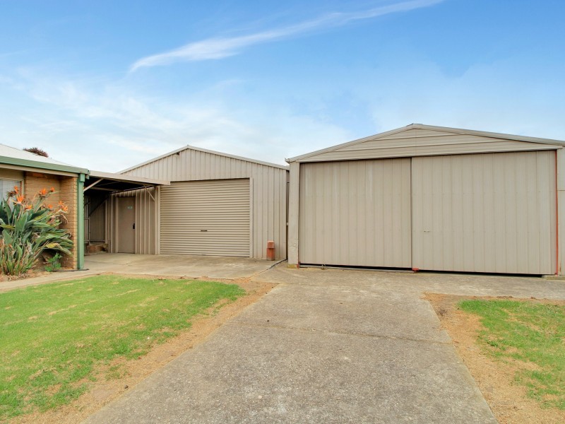 51 Balmoral Crescent, Eastwood VIC 3875