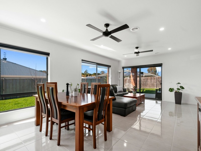 16 Flaxlilly Court, Bairnsdale VIC 3875