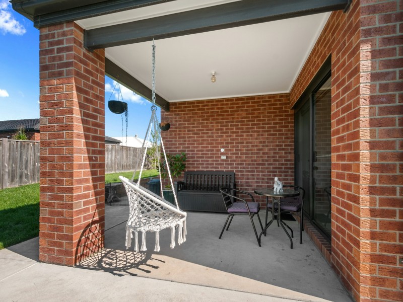 16 Flaxlilly Court, Bairnsdale VIC 3875