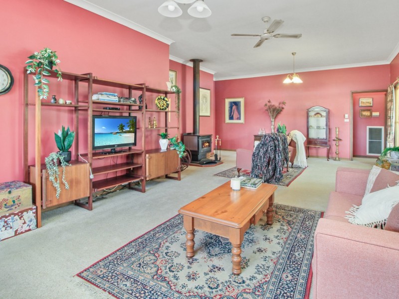 143 Day Avenue, Omeo VIC 3898