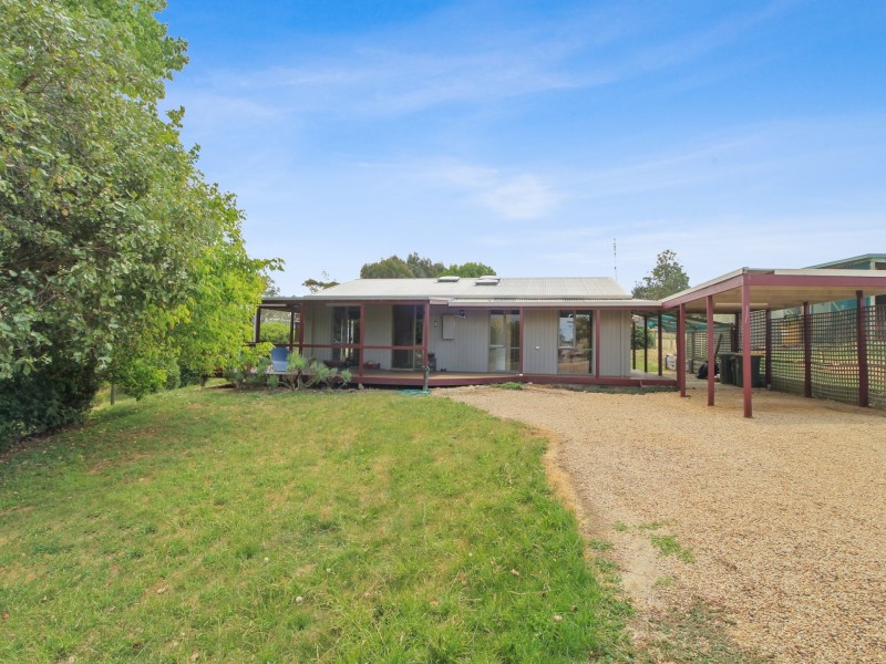 12 Crisp Street, Omeo VIC 3898