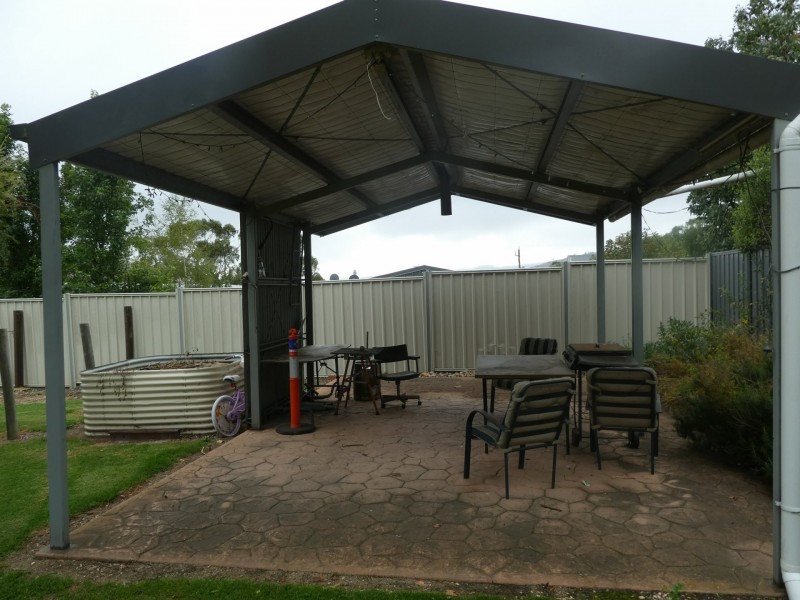 14 Brumley Street, Omeo VIC 3898