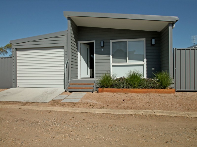 Unit RO1/2143 Princes Highway, Swan Reach VIC 3903