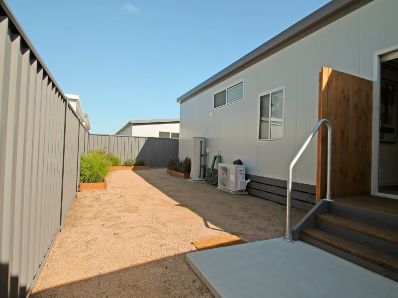Unit RO1/2143 Princes Highway, Swan Reach VIC 3903