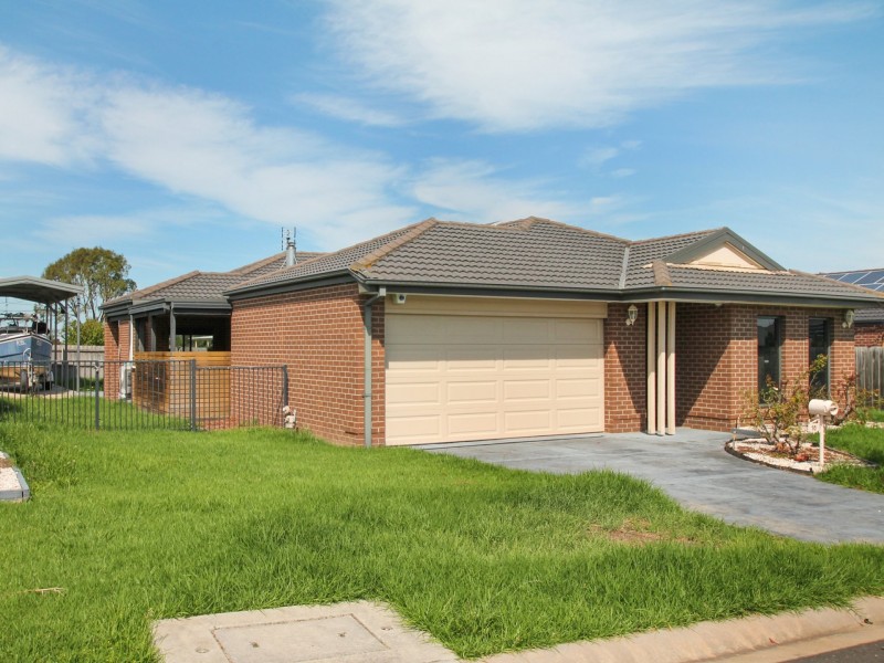 16 McKimmie Court, East Bairnsdale VIC 3875