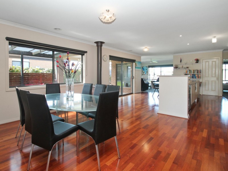 16 McKimmie Court, East Bairnsdale VIC 3875