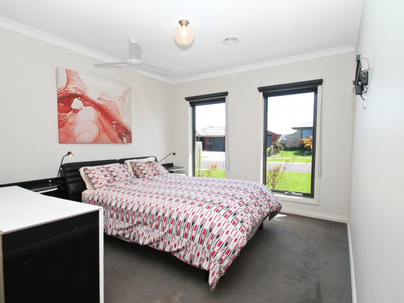 16 McKimmie Court, East Bairnsdale VIC 3875