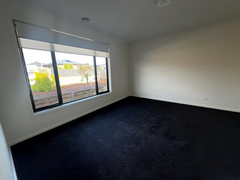 15 Houghton Crescent, Eagle Point VIC 3878