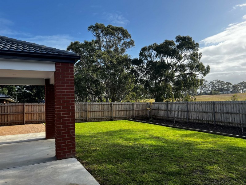 15 Houghton Crescent, Eagle Point VIC 3878
