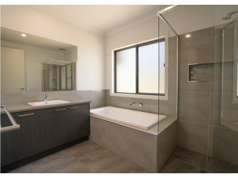 96 Francis Street, Bairnsdale VIC 3875