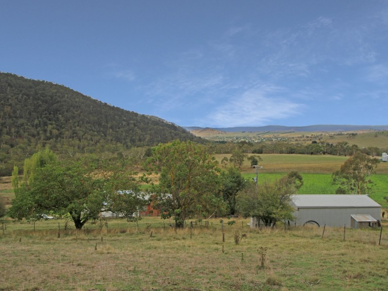 490 Great Alpine Road, Omeo VIC 3898