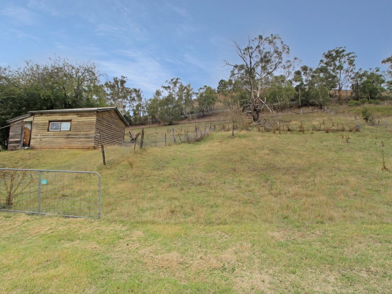 490 Great Alpine Road, Omeo VIC 3898