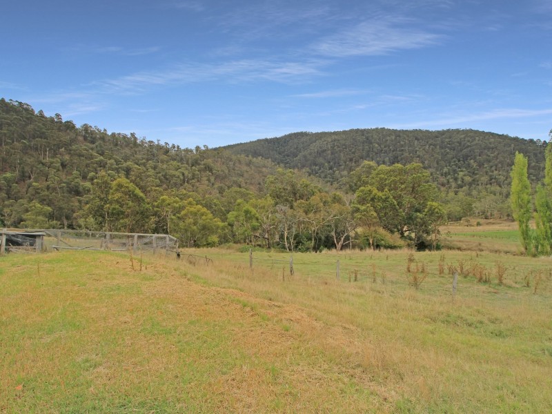 490 Great Alpine Road, Omeo VIC 3898
