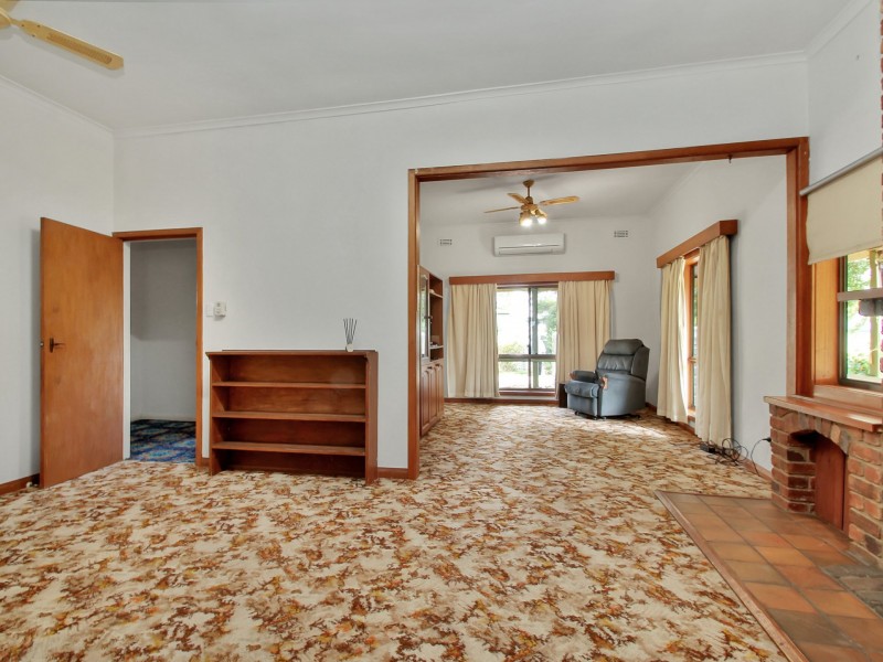 8 King Street, Benambra VIC 3900