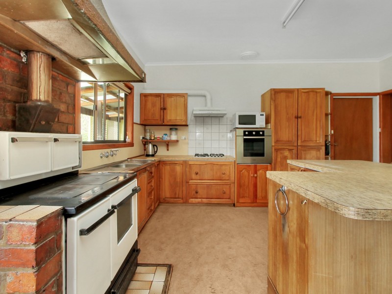 8 King Street, Benambra VIC 3900