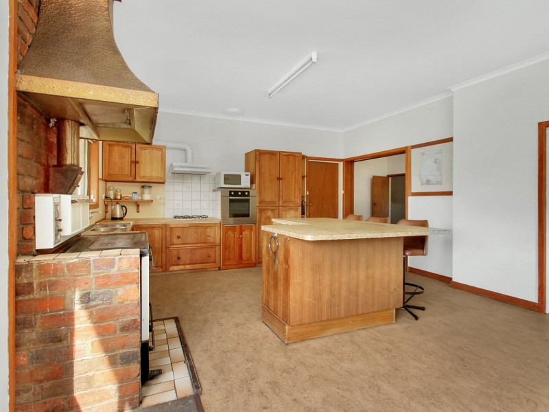 8 King Street, Benambra VIC 3900