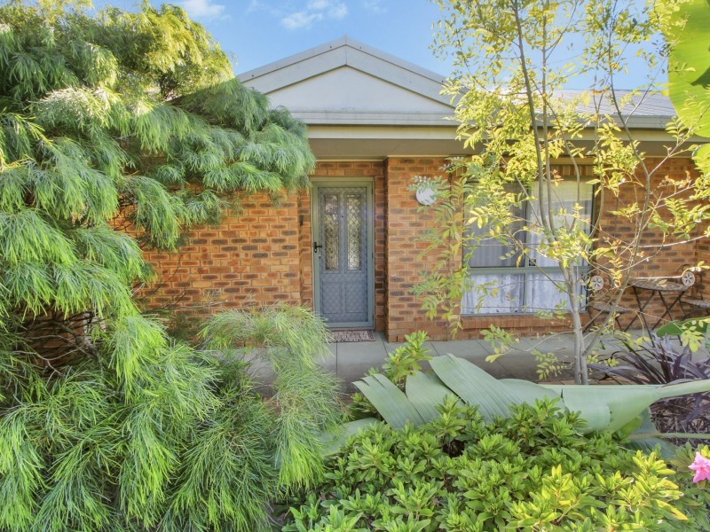 12 Bent Street, Bairnsdale VIC 3875