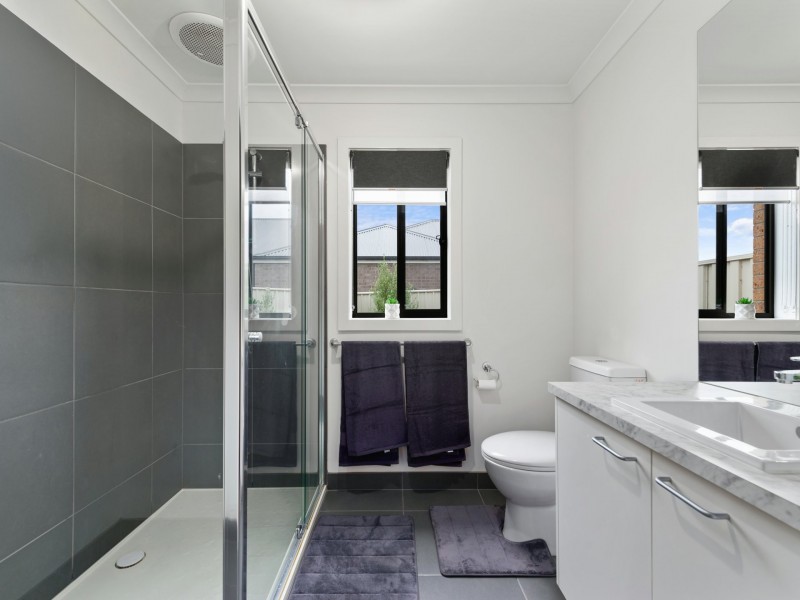 2 Whitworth Drive, Nicholson VIC 3882