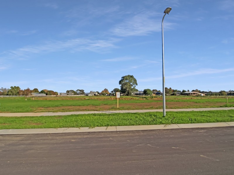 Lot 9/21 Clothier Crescent, East Bairnsdale VIC 3875