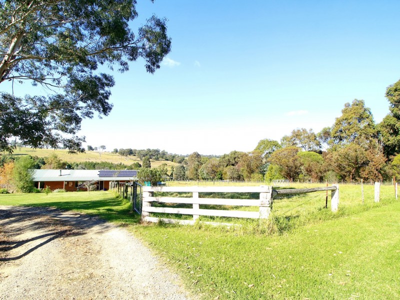 45 Salmonds Road, Granite Rock VIC 3875