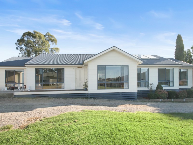 12 Bradley Court, Nicholson VIC 3882