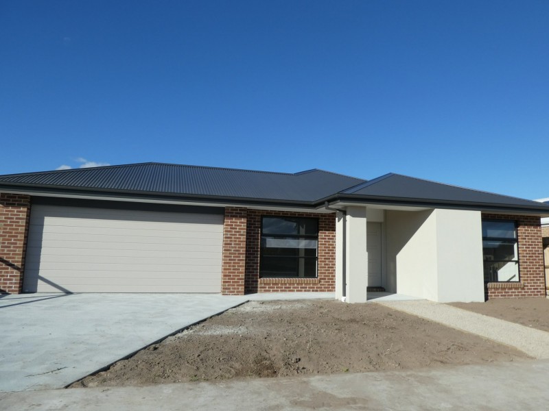 10 Nielsen Way, East Bairnsdale VIC 3875