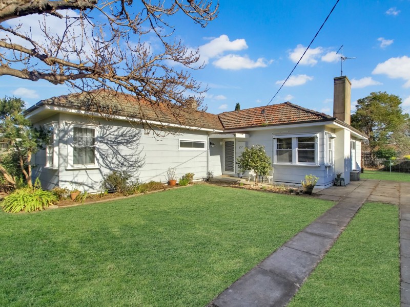 44 Day Street, Bairnsdale VIC 3875