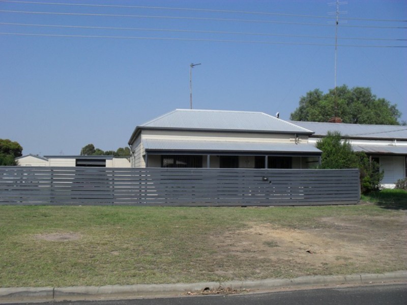 13 Swan Street, Bairnsdale VIC 3875