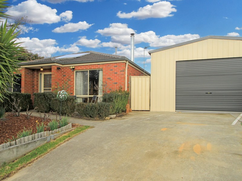 5 Banksia Court, Lucknow VIC 3875
