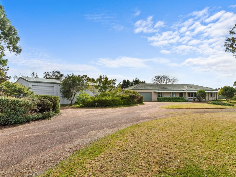 124 Flinns Road, Eastwood VIC 3875