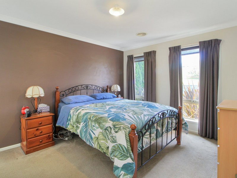 22 Phoebes Way, Eastwood VIC 3875