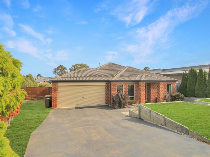 22 Phoebes Way, Eastwood VIC 3875
