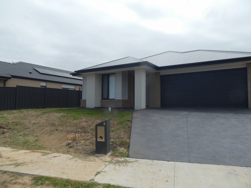 8 Clothier Crescent, East Bairnsdale VIC 3875