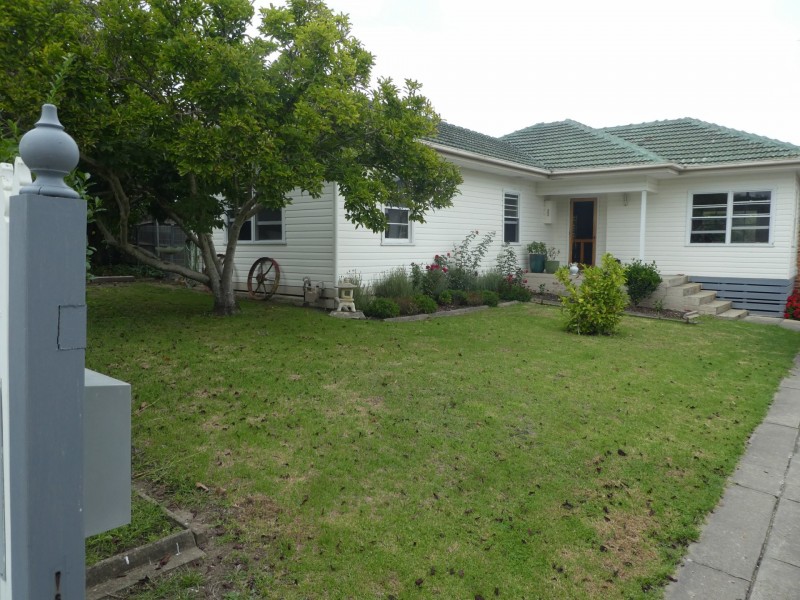 24 Day Street, Bairnsdale VIC 3875