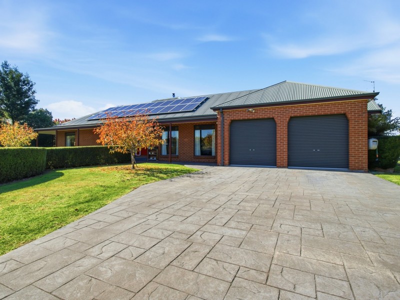 29 Timbarra Drive, Eastwood VIC 3875