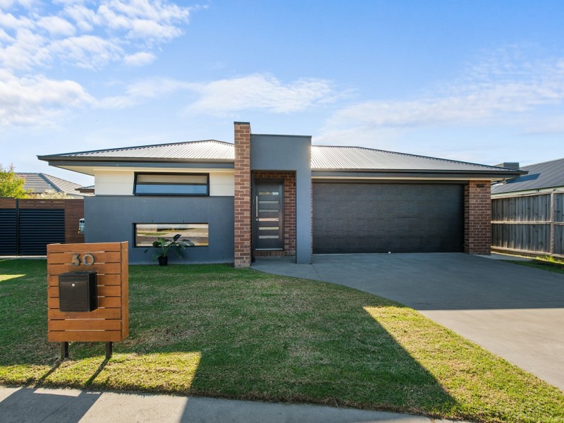 30 Whipbird Street, Bairnsdale VIC 3875