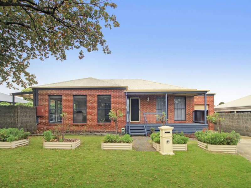 31 Dwyer Street, Wy Yung VIC 3875
