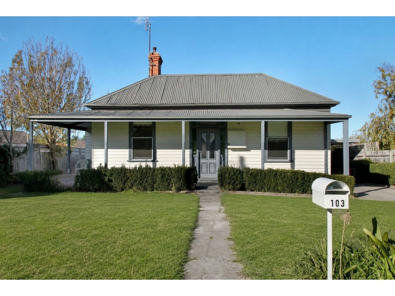 103 Day Street, Bairnsdale VIC 3875