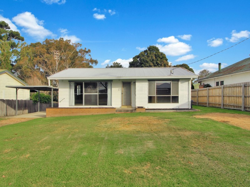 17 Scott Street, Bairnsdale VIC 3875