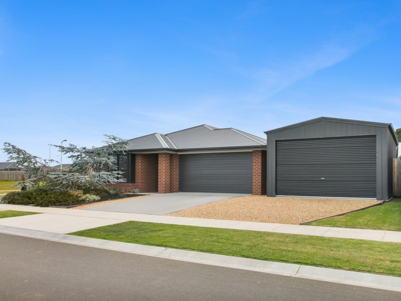 15 Archer Avenue, Lucknow VIC 3875