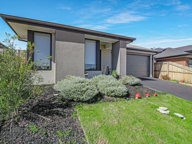 18 Bottlebrush Way, Lucknow VIC 3875