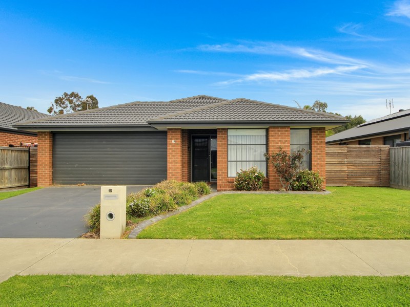 19 Whipbird Street, Bairnsdale VIC 3875