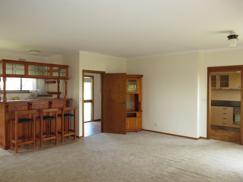 14 Robb Street, Bairnsdale VIC 3875