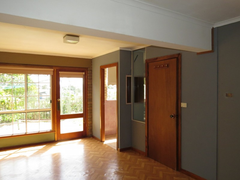 14 Robb Street, Bairnsdale VIC 3875