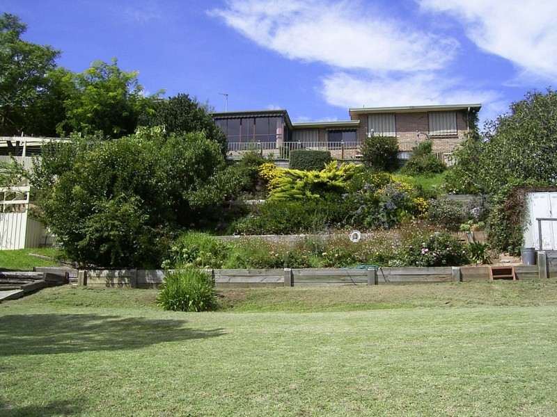 14 Robb Street, Bairnsdale VIC 3875