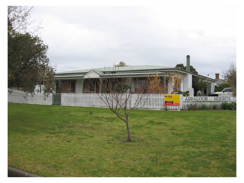 20 Magnolia Drive, Bairnsdale VIC 3875