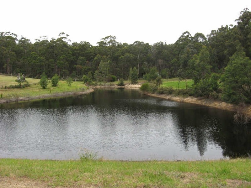 76 Eleven Mile Road, Bairnsdale VIC 3875